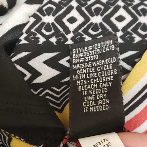 IZ Byer Bandana Style Multiprint Multicolor Top Size M - Picture 8 of 10